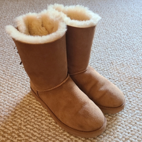 Ugg Bailey bow boots chestnut brown womens size 8 - Picture 1 of 8